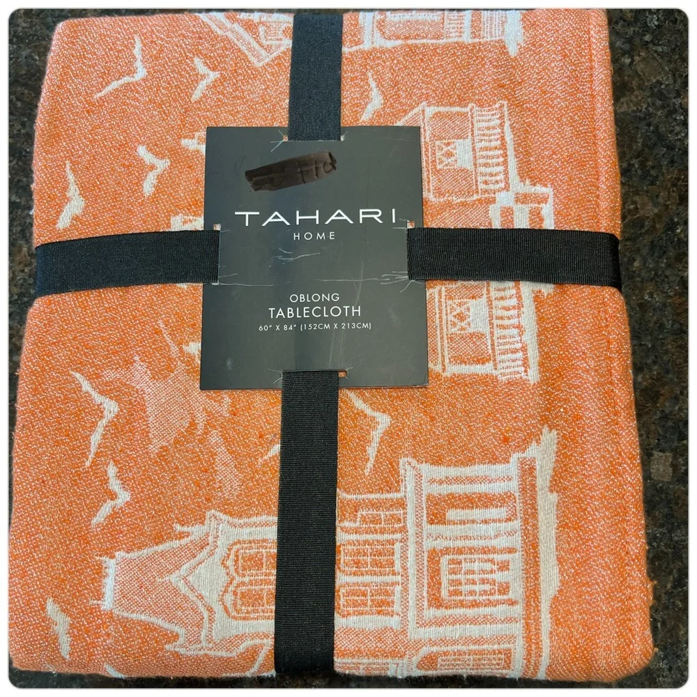 Tahari-Spooky Mansion & Bats Halloween Oblong Tablecloth. - Picture 1 of 2